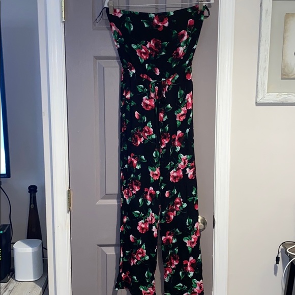 Floral strapless jumpsuit - Picture 1 of 2